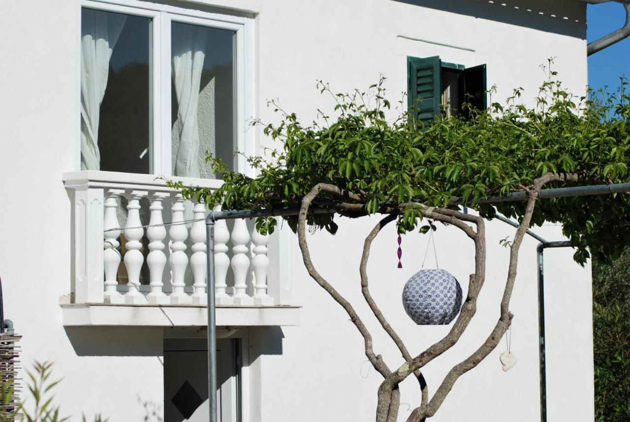 Rustic Holiday Home Miketa Lukoran Bagian luar foto