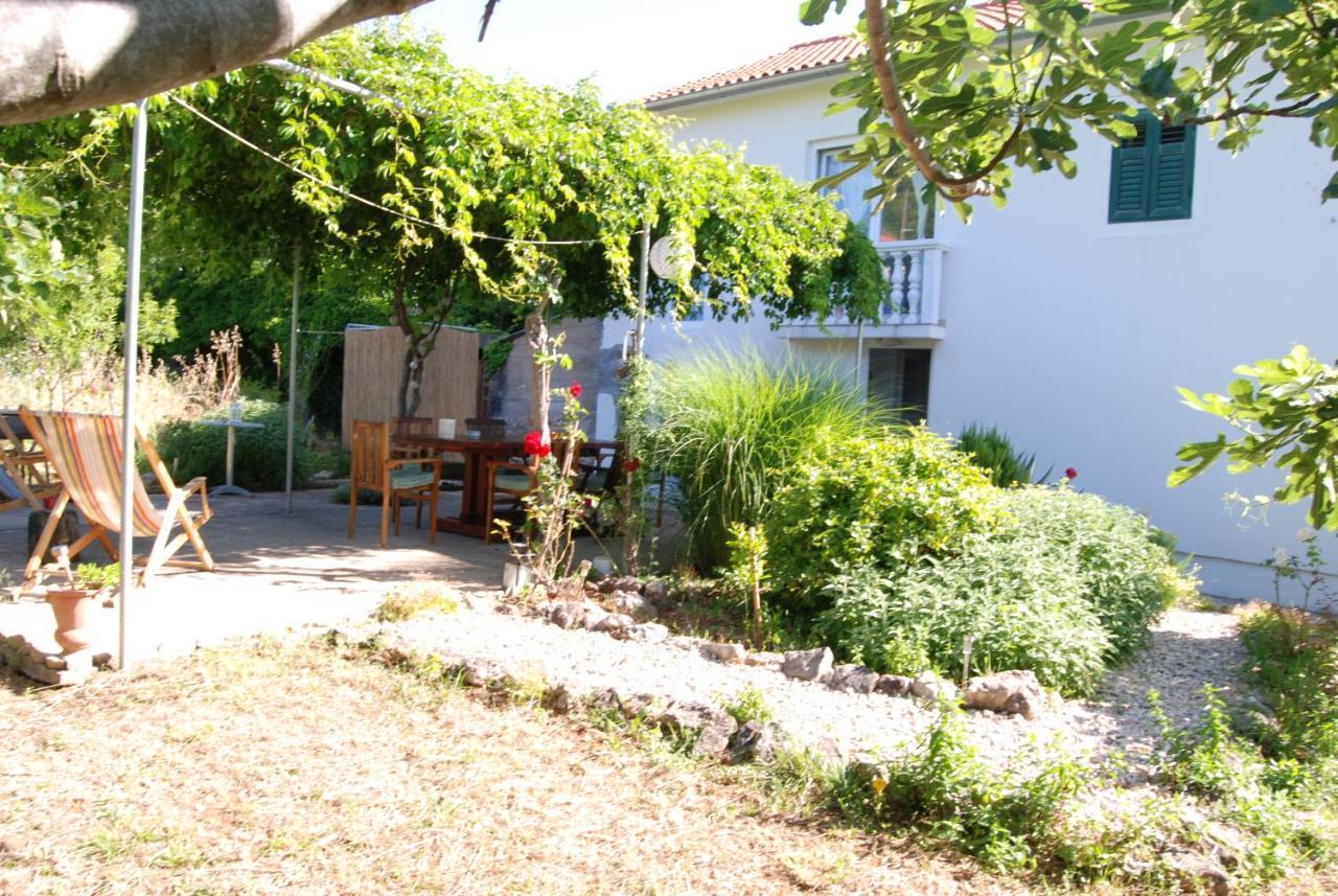 Rustic Holiday Home Miketa Lukoran Bagian luar foto